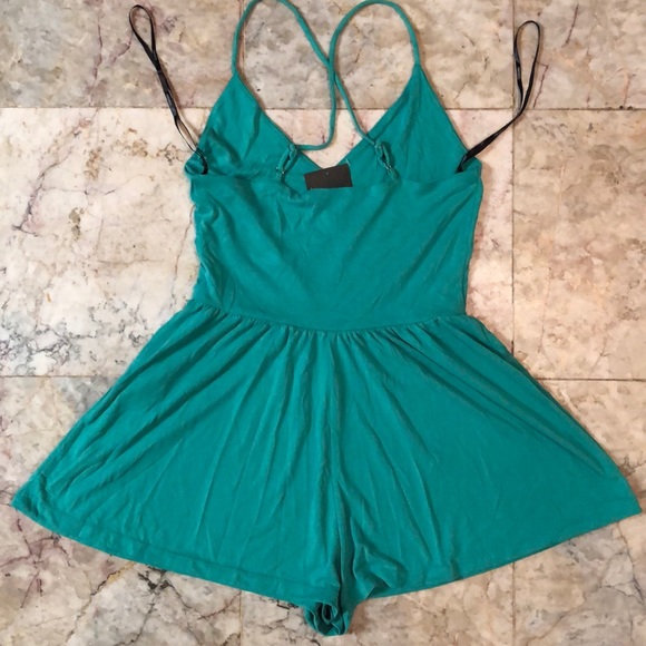 Green jumpsuit with straps - Picture 3 of 4